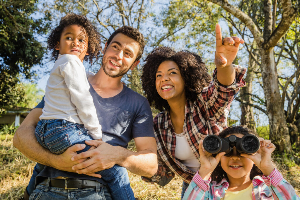 family-looking-ahead